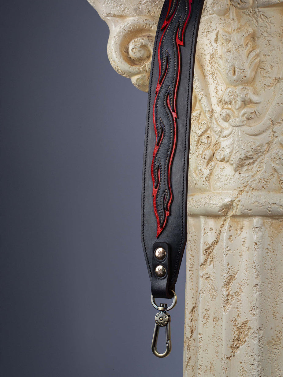 The Ultra FLame strap close up bewerkt 2