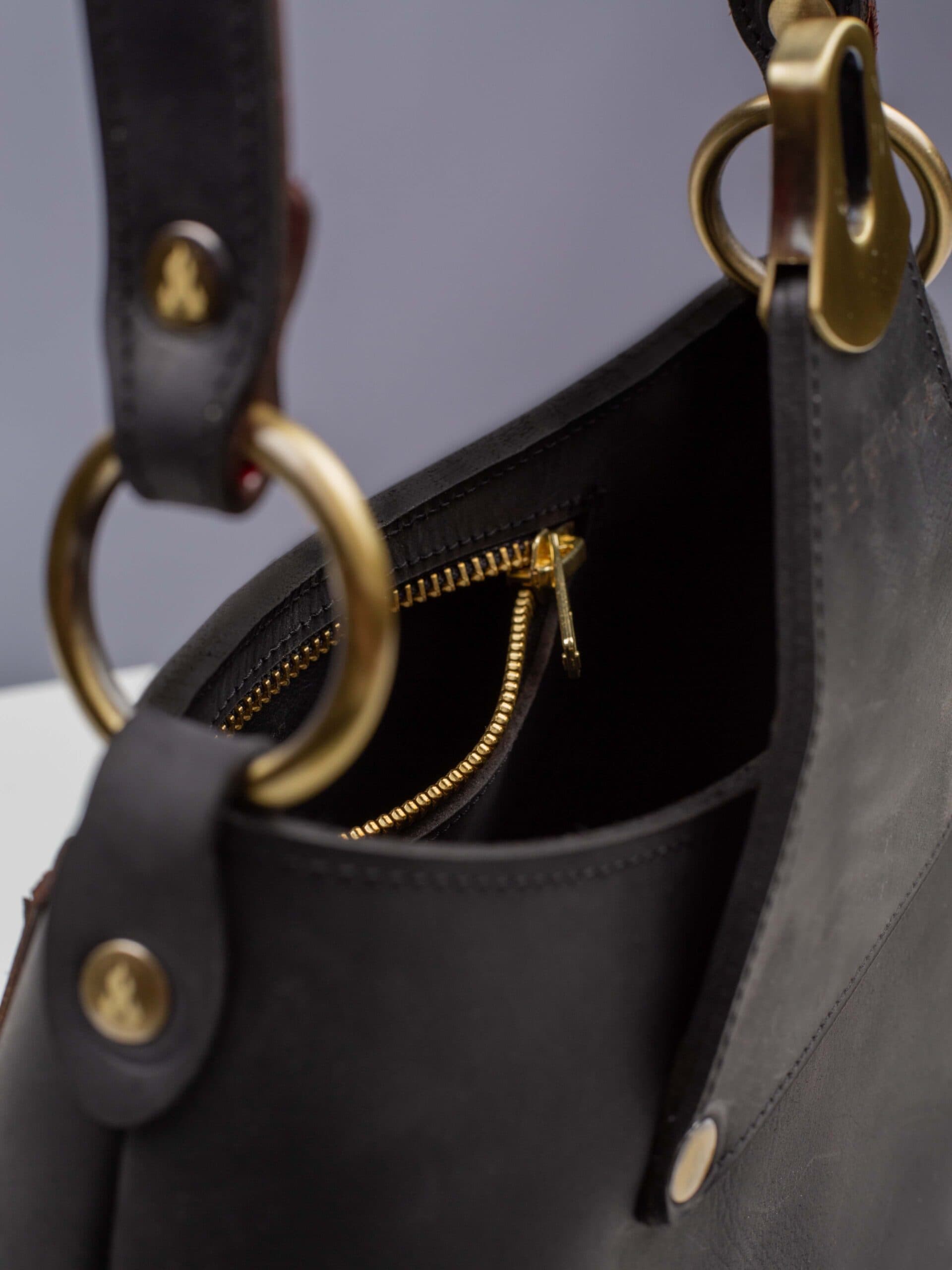 ZIPPER GOLD FLAMES